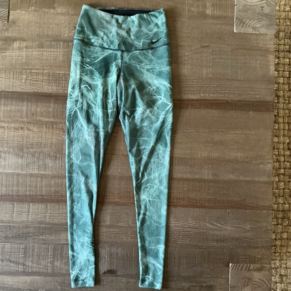 Nike Power Trainings Green Tights Women's - Picture 2 of 5